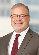Headshot_of_attorney_Lauritzen_David